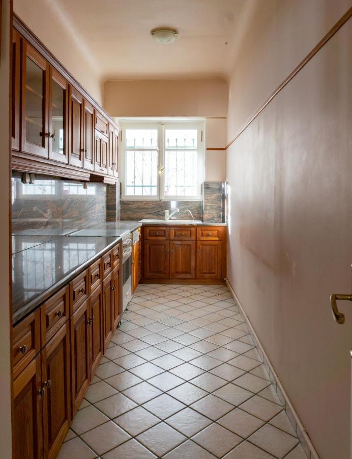 Ferienwohnung Hadrians Den In Heart Of Plaka By Jj Hospitality Athen Exterior foto