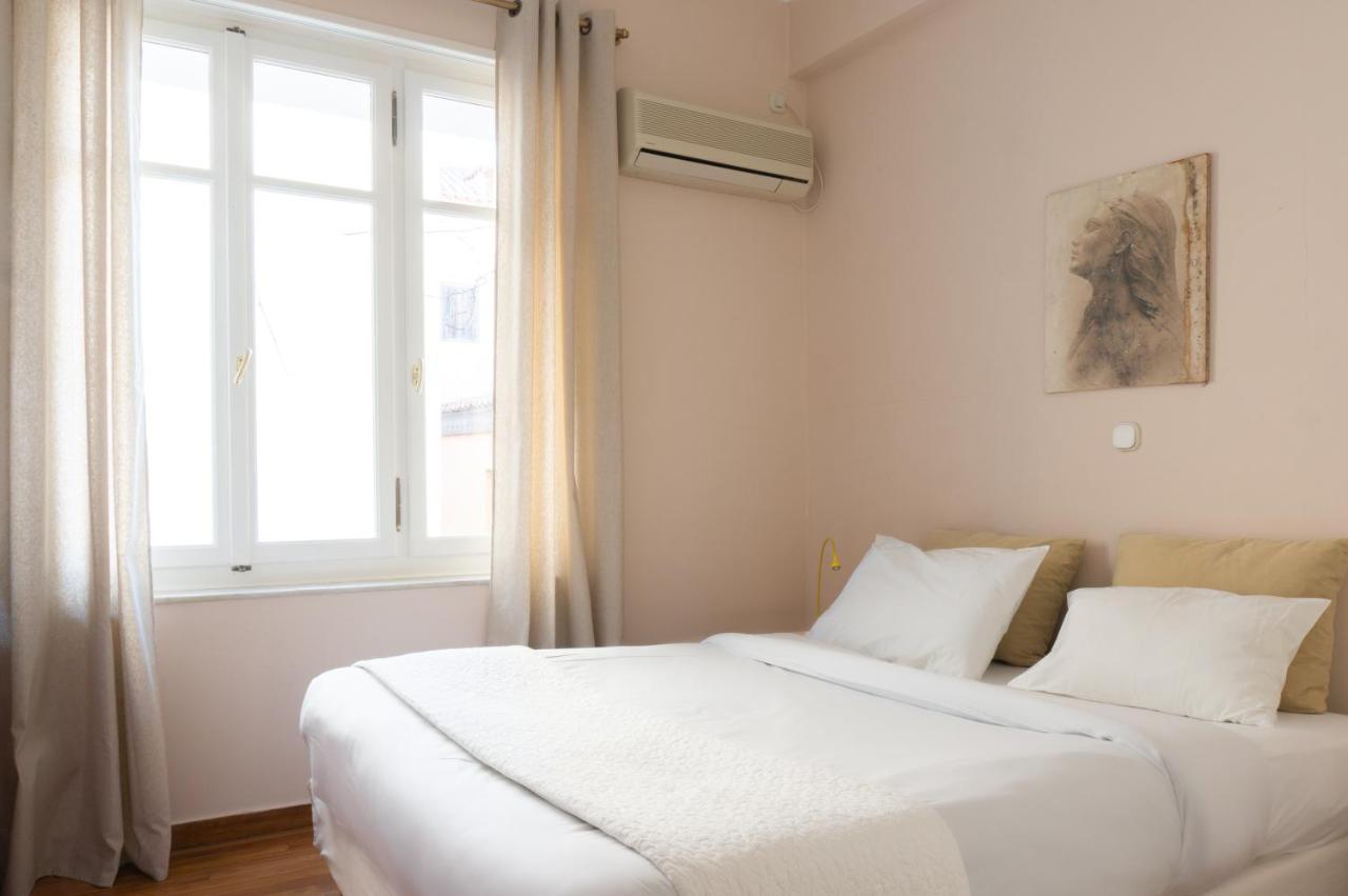 Ferienwohnung Hadrians Den In Heart Of Plaka By Jj Hospitality Athen Exterior foto